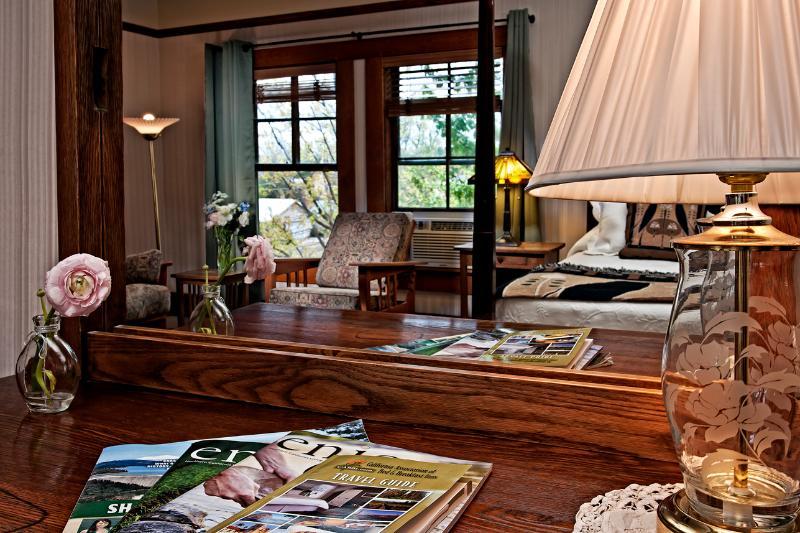 Mccloud Hotel エクステリア 写真
