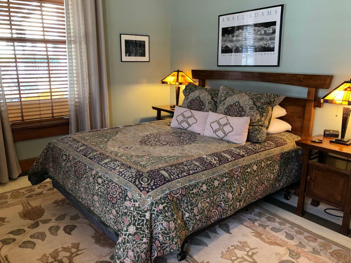 Mccloud Hotel エクステリア 写真