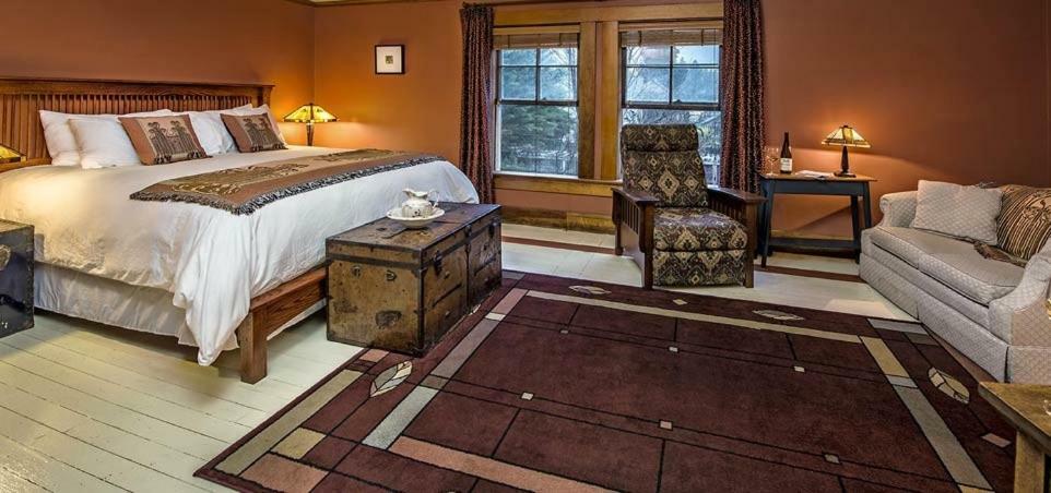 Mccloud Hotel エクステリア 写真