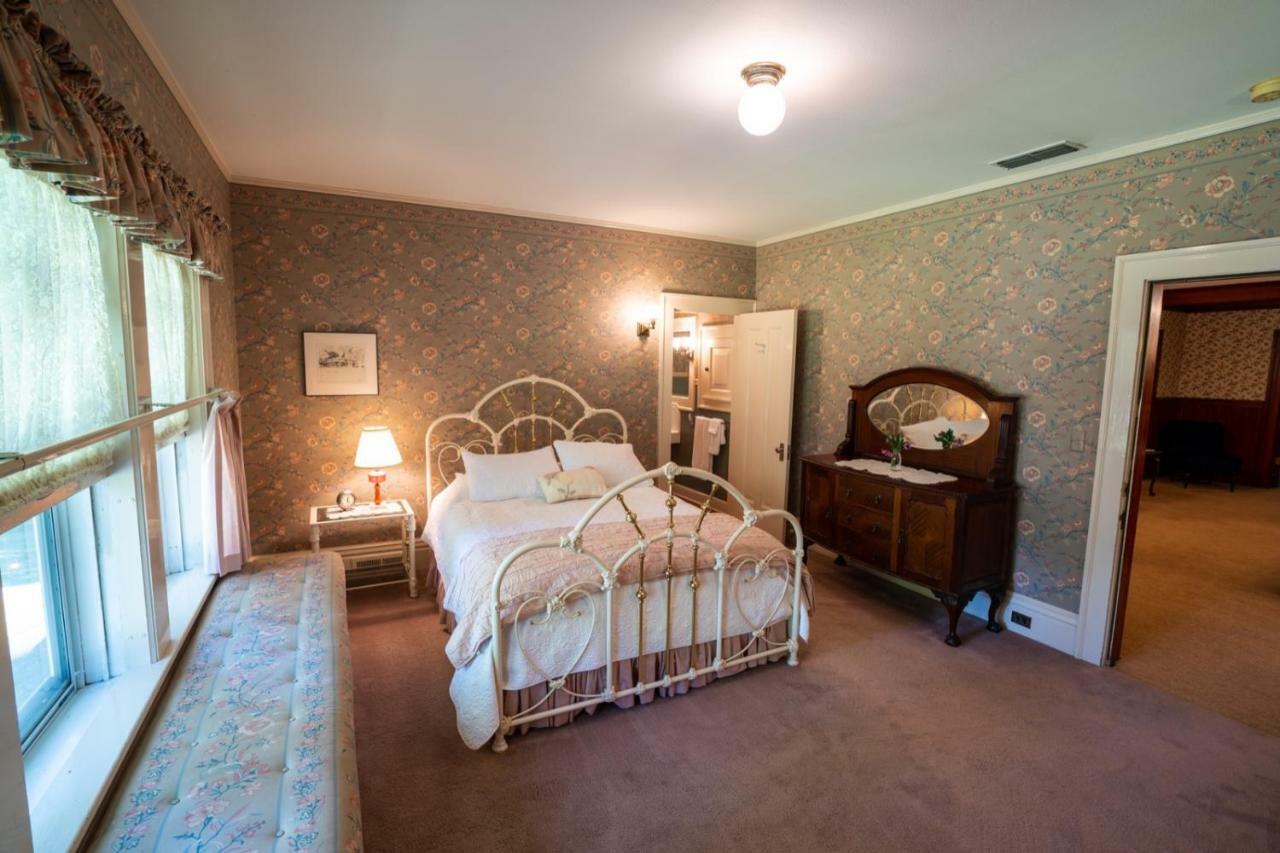 Mccloud Hotel エクステリア 写真