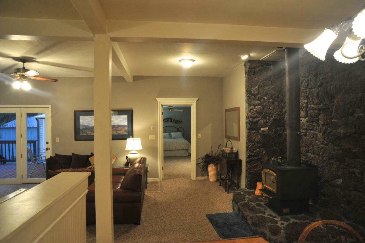 Mccloud Hotel エクステリア 写真